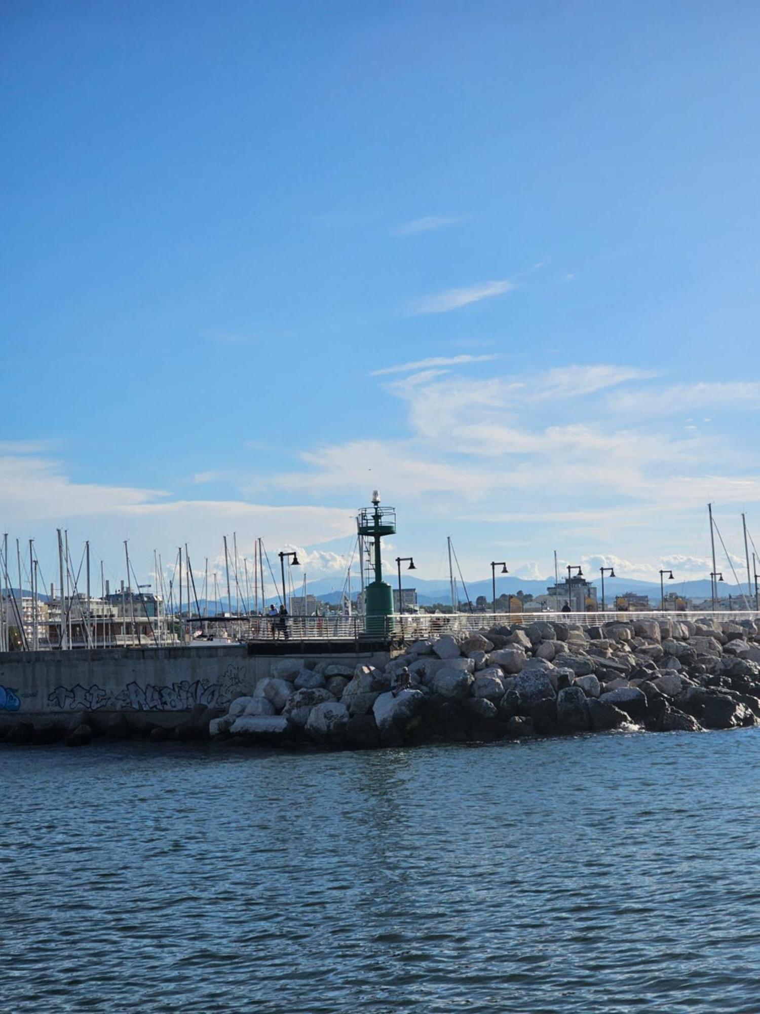 Cattolica Apartments Екстер'єр фото